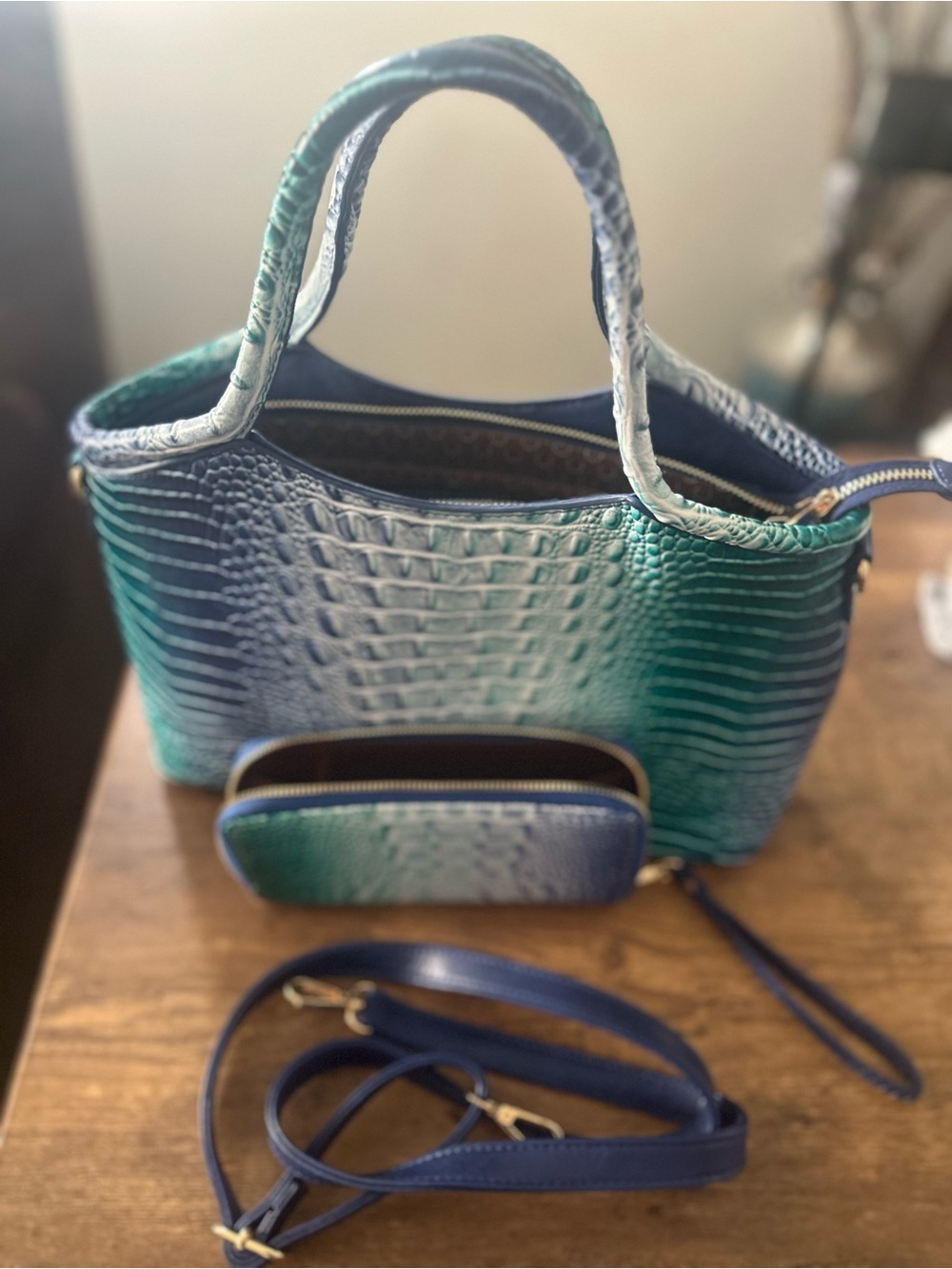 Women’s Gradient Teal-Blue Tote Bag with Wristlet